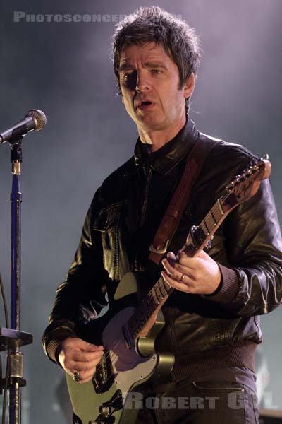 NOEL GALLAGHER'S HIGH FLYING BIRDS - 2015-06-23 - PARIS - Place de la Republique - 